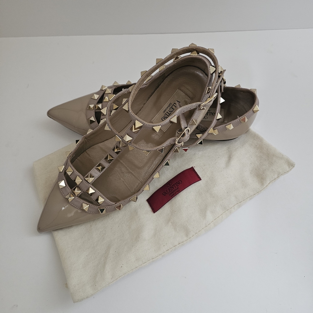 Valentino Garavani EU37 Rockstud Flats / Nude Patent Leather / Great Condition - Picture 2 of 11